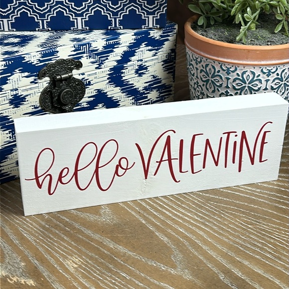 NEW! Shabby Chic Farmhouse Valentines Day Whitewash Hello Valentine Wood Sign - Picture 4 of 4
